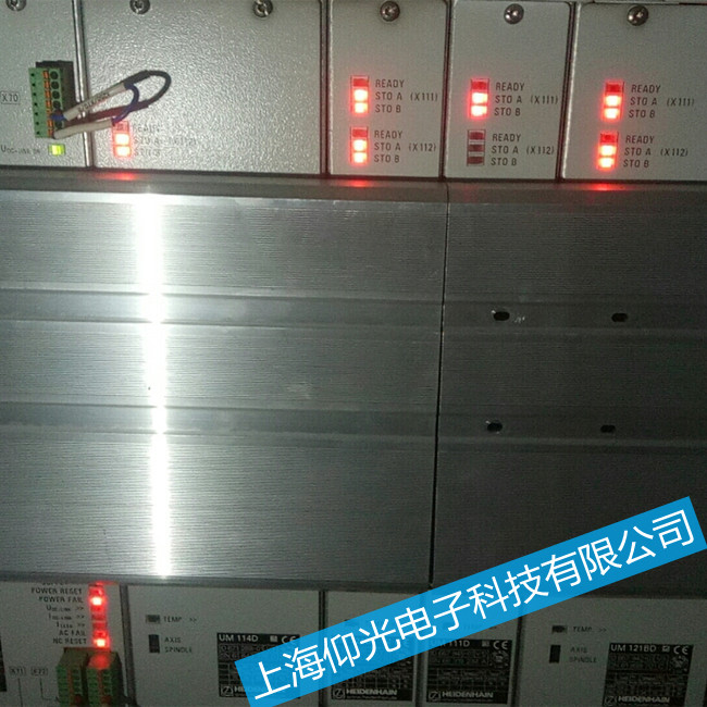 hԴģKSUVR150D^ϾS޷